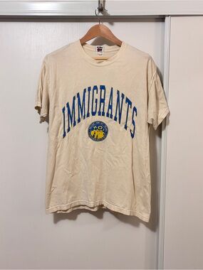 Kids of Immigrants Mens Graphic Crewneck Tee Size L Streetwear Athletic Logo Tag